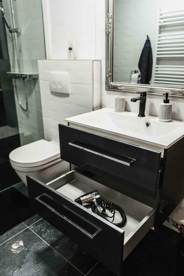 شيبينيك Bacrizza Gallery Apartment المظهر الخارجي الصورة